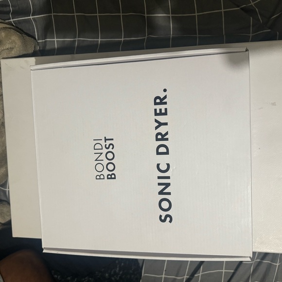 Hair dryer with diffuser - Picture 1 of 3